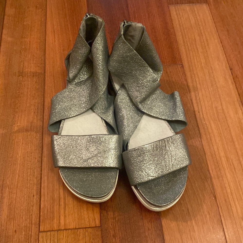 Eileen Fisher - sport sandal leather pewter (size 8.5)